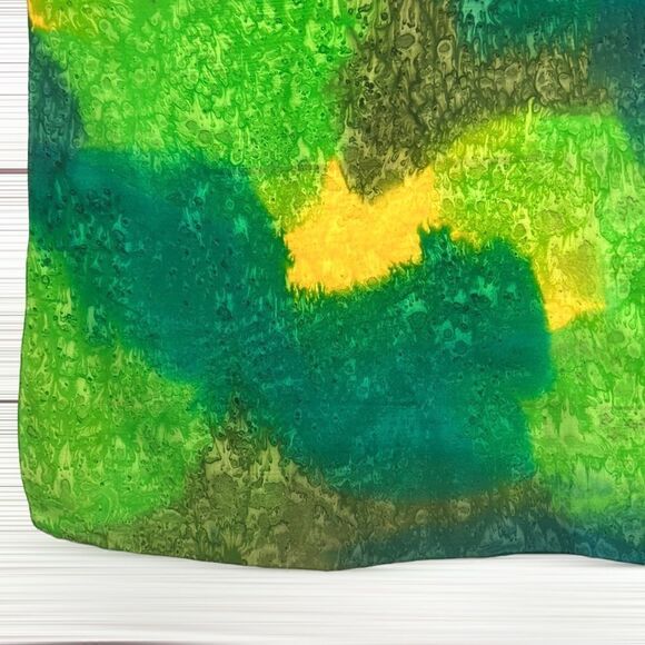 Golden Camel of Shanghai Hand Rolled and Hand Printed 100% Silk Square Scarf - Picture 8 of 12